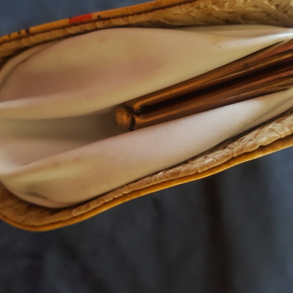 Vintage clutch with removable outer shell - Picture 4 of 6